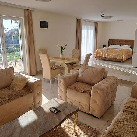Dina Lux Apartman Jagodina Exterior photo