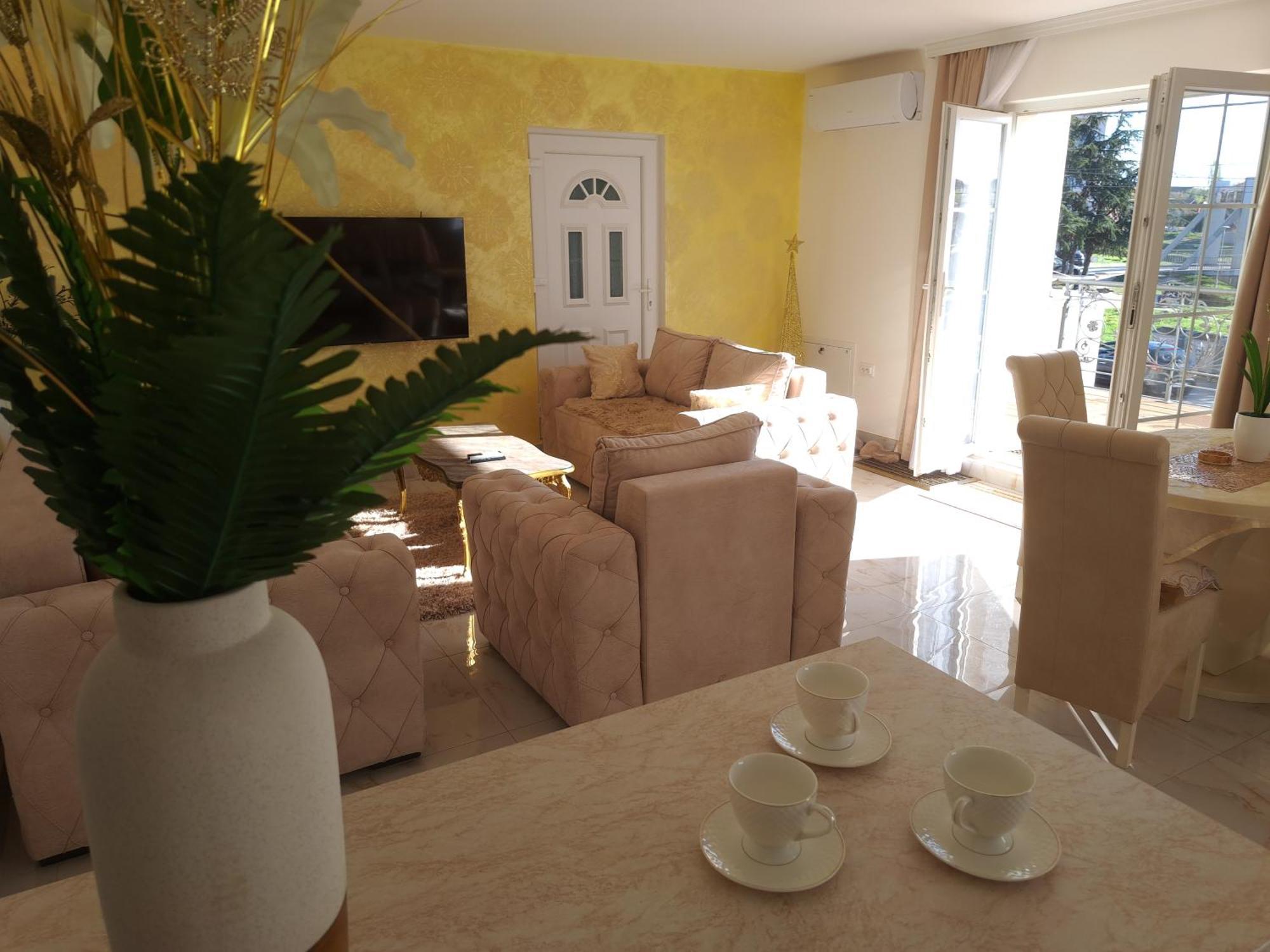 Dina Lux Apartman Jagodina Exterior photo